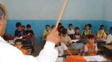 تحقيق عاجل.. النيابة الإدارية تدخل على خط واقعة اعتداء مدرس داخل المدرسة